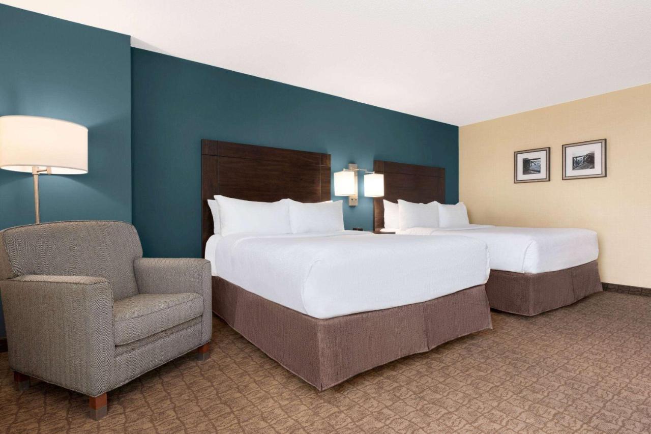 Wyndham Garden Niagara Falls Fallsview Hotel Eksteriør billede